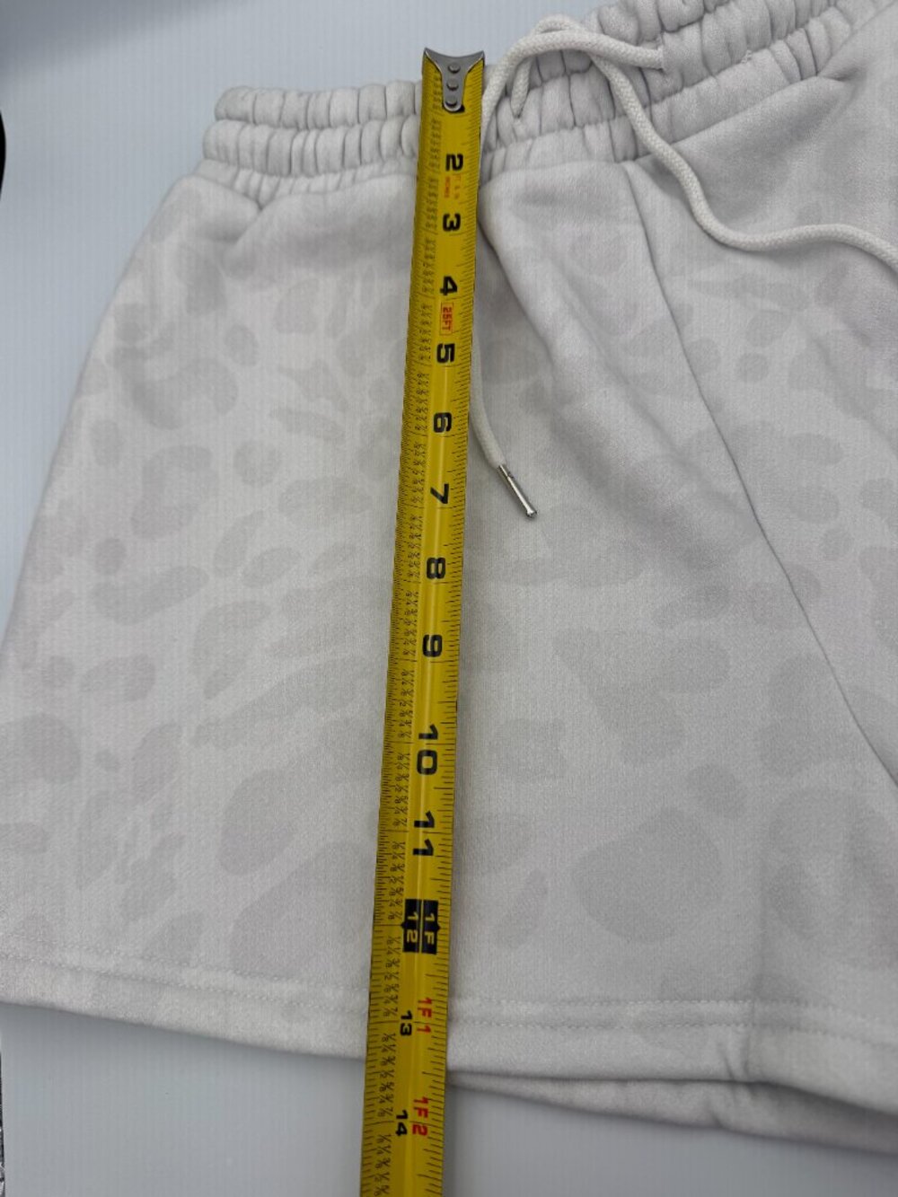 Comfrt Minimalist Shorts Snow Leopard Size Medium M - Picture 4 of 10